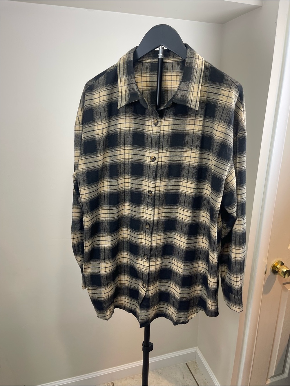 Source Unknown Black and Cream Plaid Button-Down Shirt